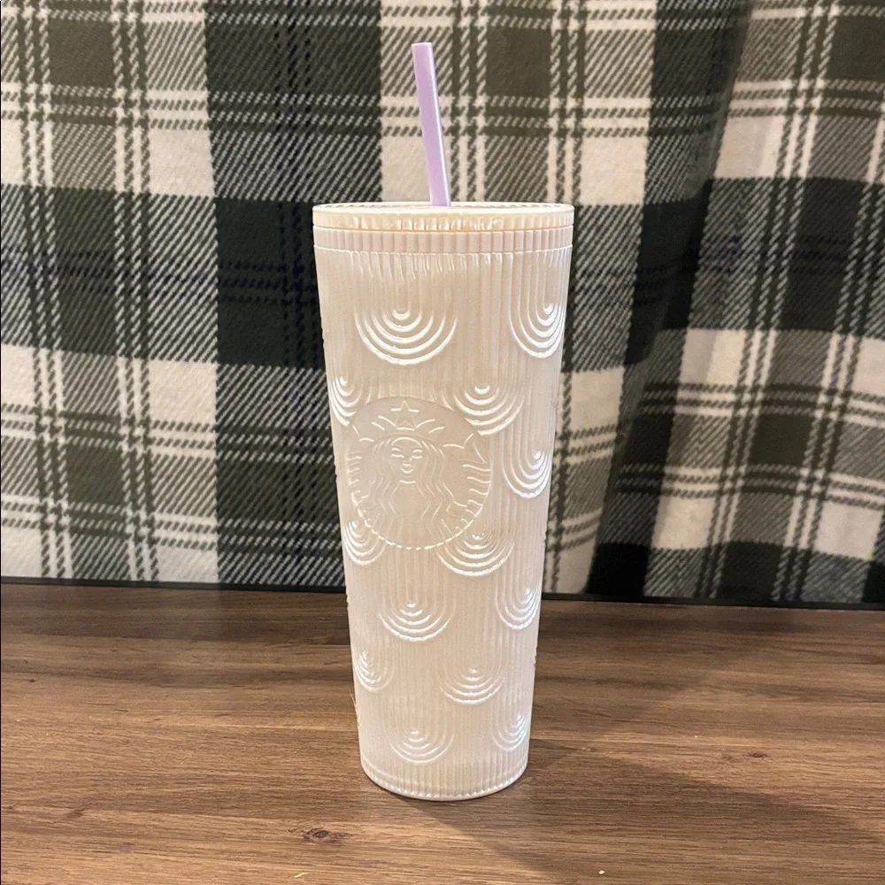 NWT Starbucks Venti Mermaid Scale Iridescent Cold Cup Tumbler 24 oz Purple Straw